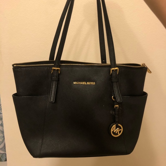 REAL Michael Kors purse - Picture 1 of 4